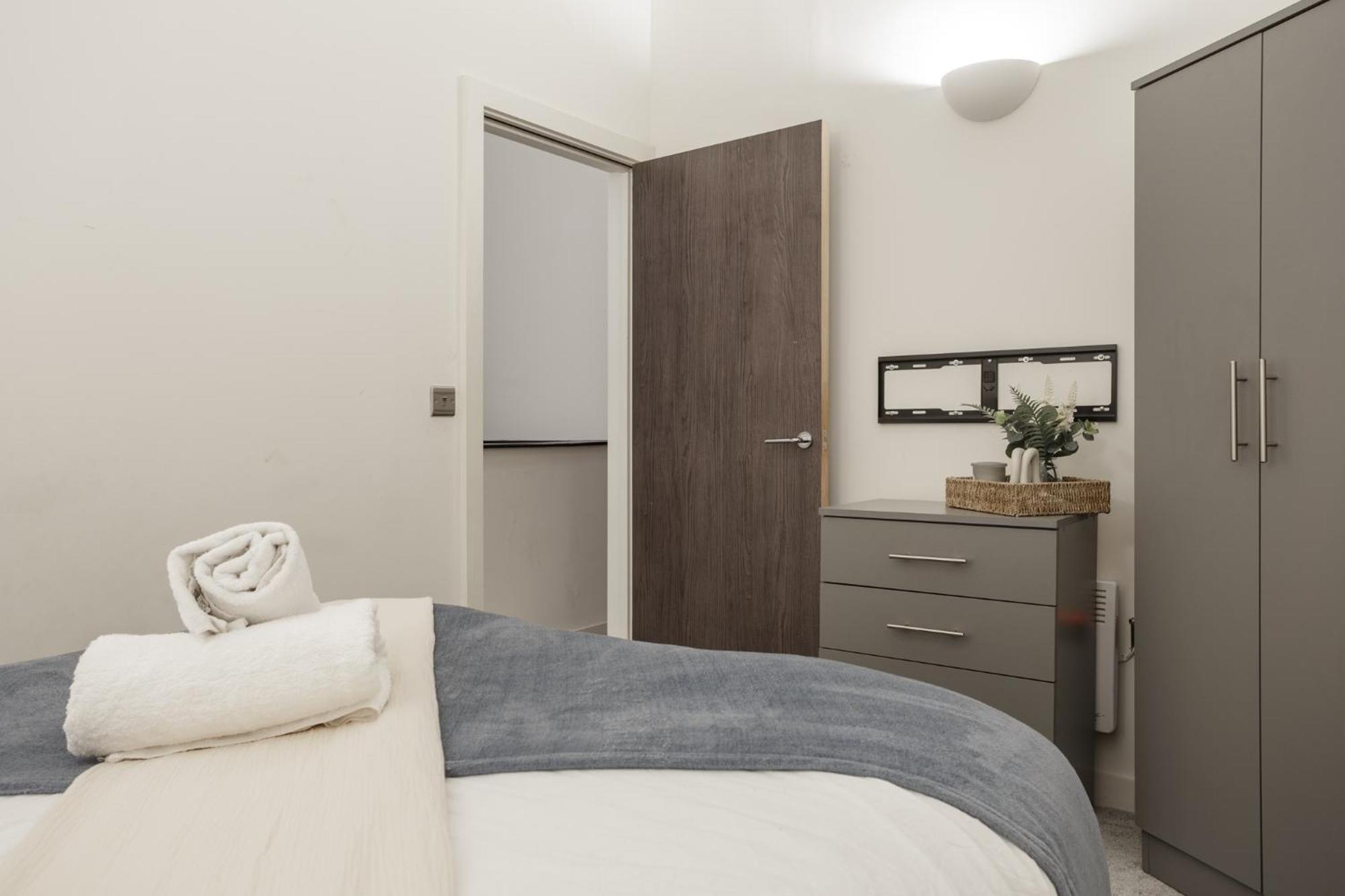 Apartment Exclusive Penthouse- 85 Inch Huge Tv Bradford (West Yorkshire)
